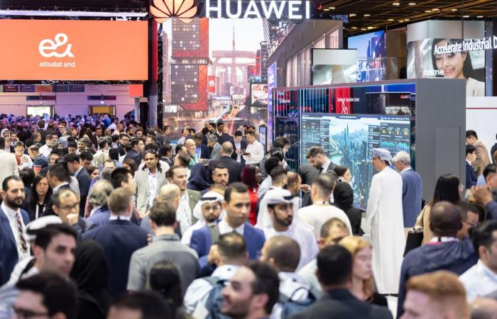 اخبار الاقتصاد اليوم توقعات بنمو ملحوظ لقطاع الاتصالات في الإمارات 2025